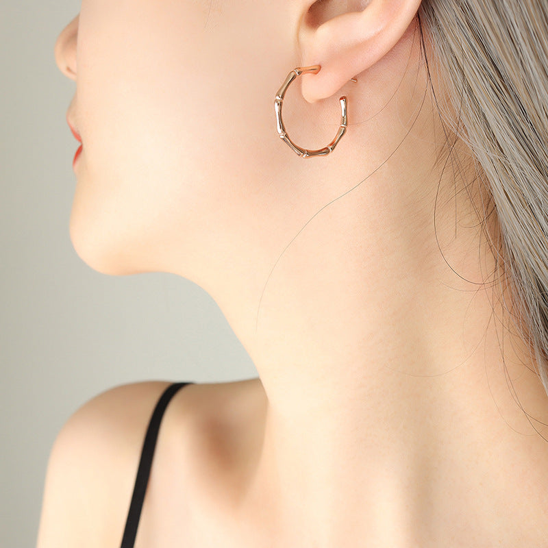 All-match Bone Joint Titanium Steel 18K Gold Plating C- Shaped Trending Earrings Lime Sunflower